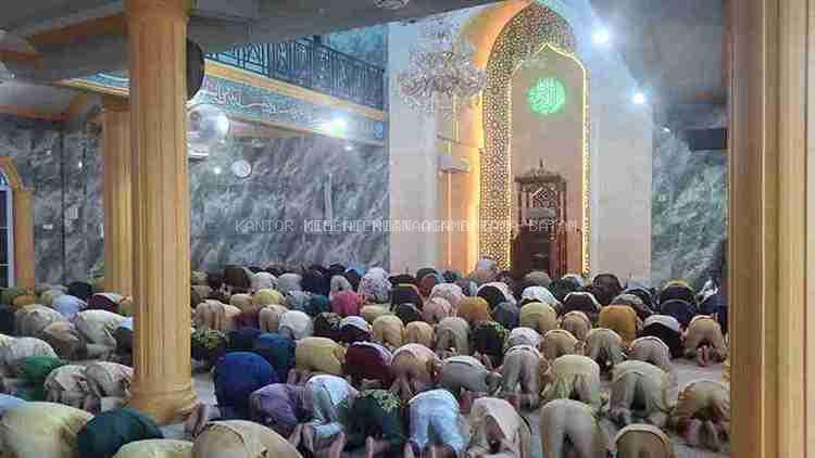 Kedisiplinan dan Kerukunan Kegiatan Sholat Dzuhur Berjamaah di MIS Al Muttaqiin