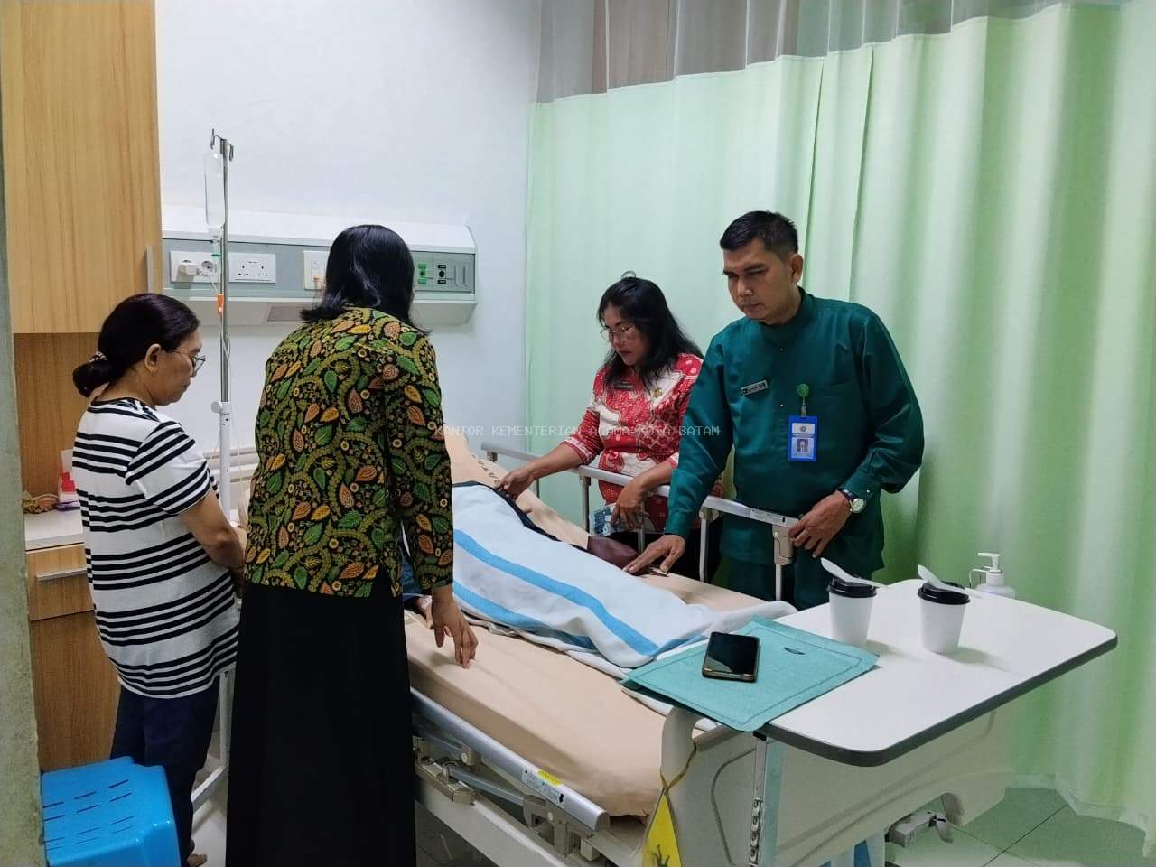 Menghadirkan Penghiburan Sejati, Penyuluh Agama Kristen Kemenag Batam Kuatkan Iman Pasien RSBP Batam 