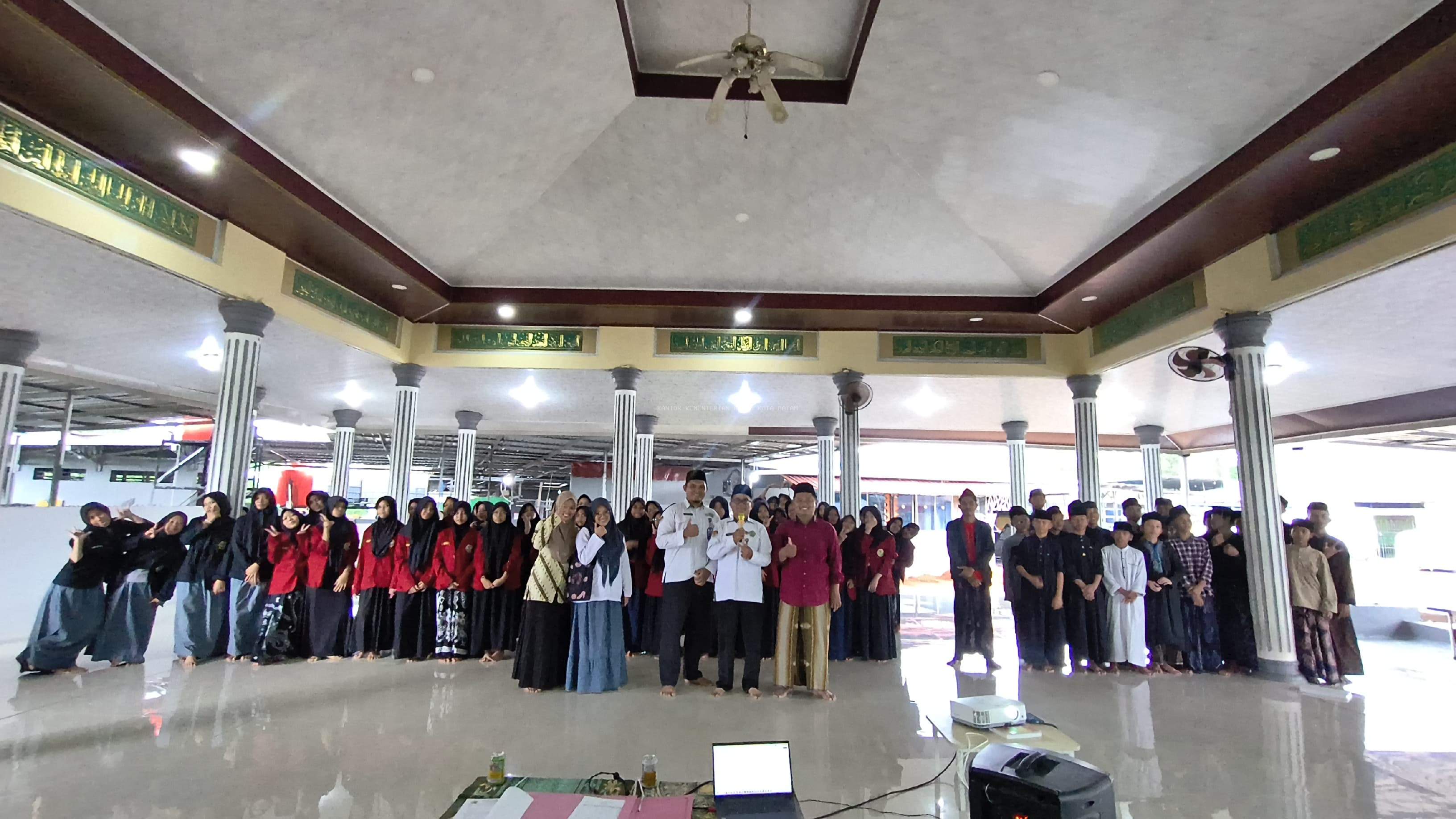 KUA Sekupang Gelar BRUS di Ponpes Darul Faroh, Perkuat Karakter Santri Melalui Sinergi Pembinaan