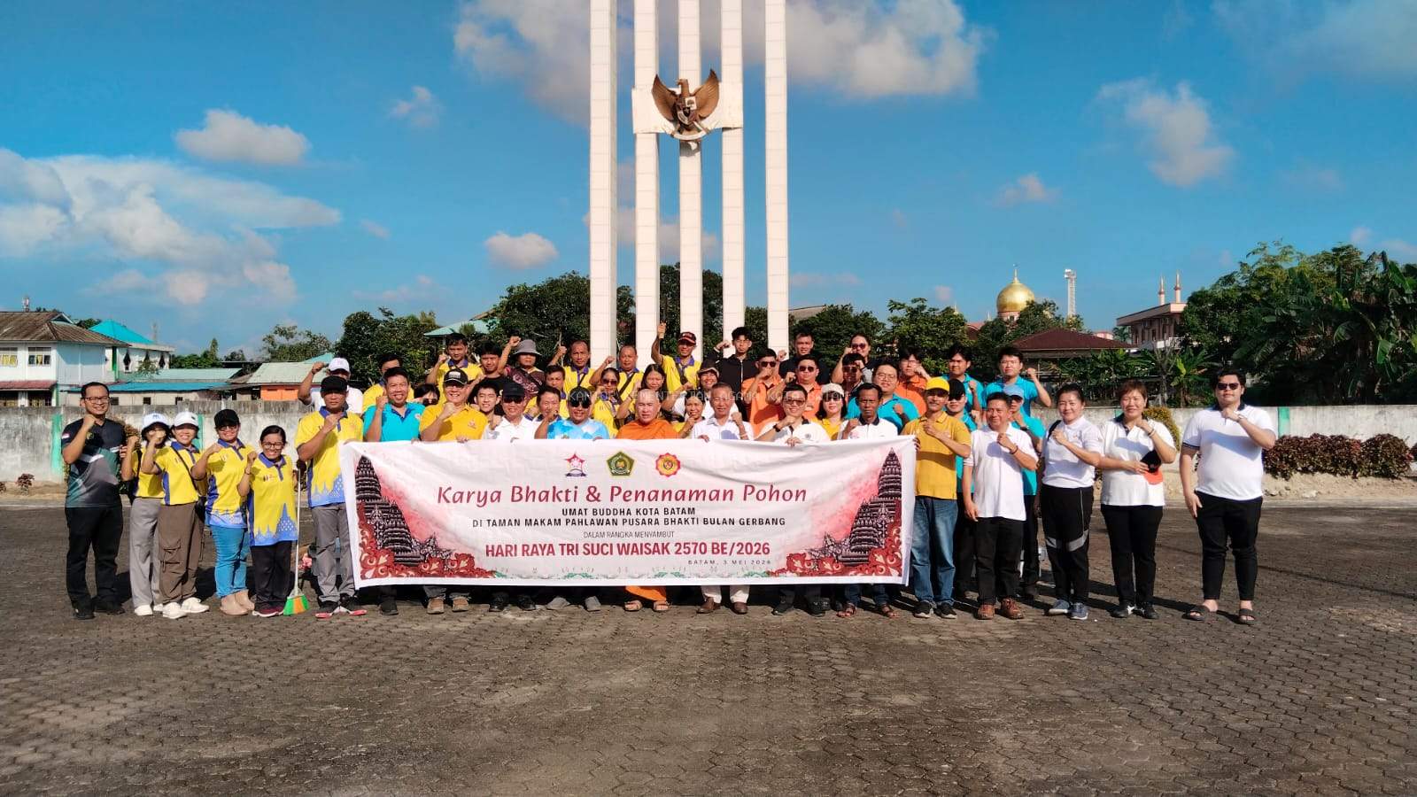 Kolaborasi Lintas Majelis, Karya Bhakti di TMP Batam Berlangsung Penuh Makna