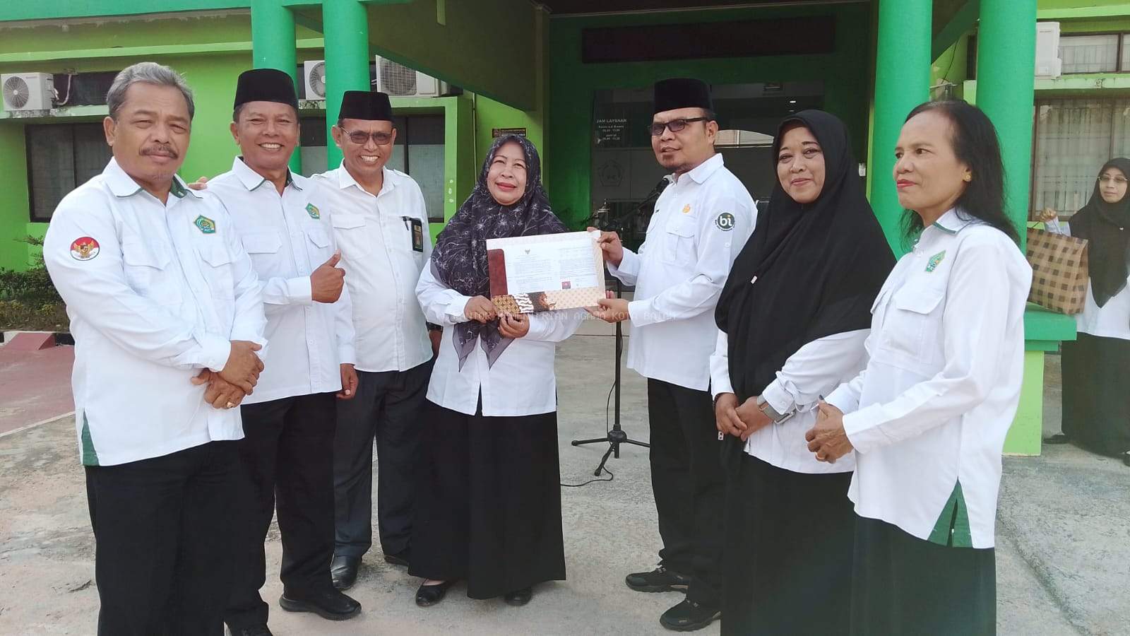 Purna Bakti Dr. Zupriyantun, Kemenag Batam Lepas Salah Satu Pengawas Terbaiknya