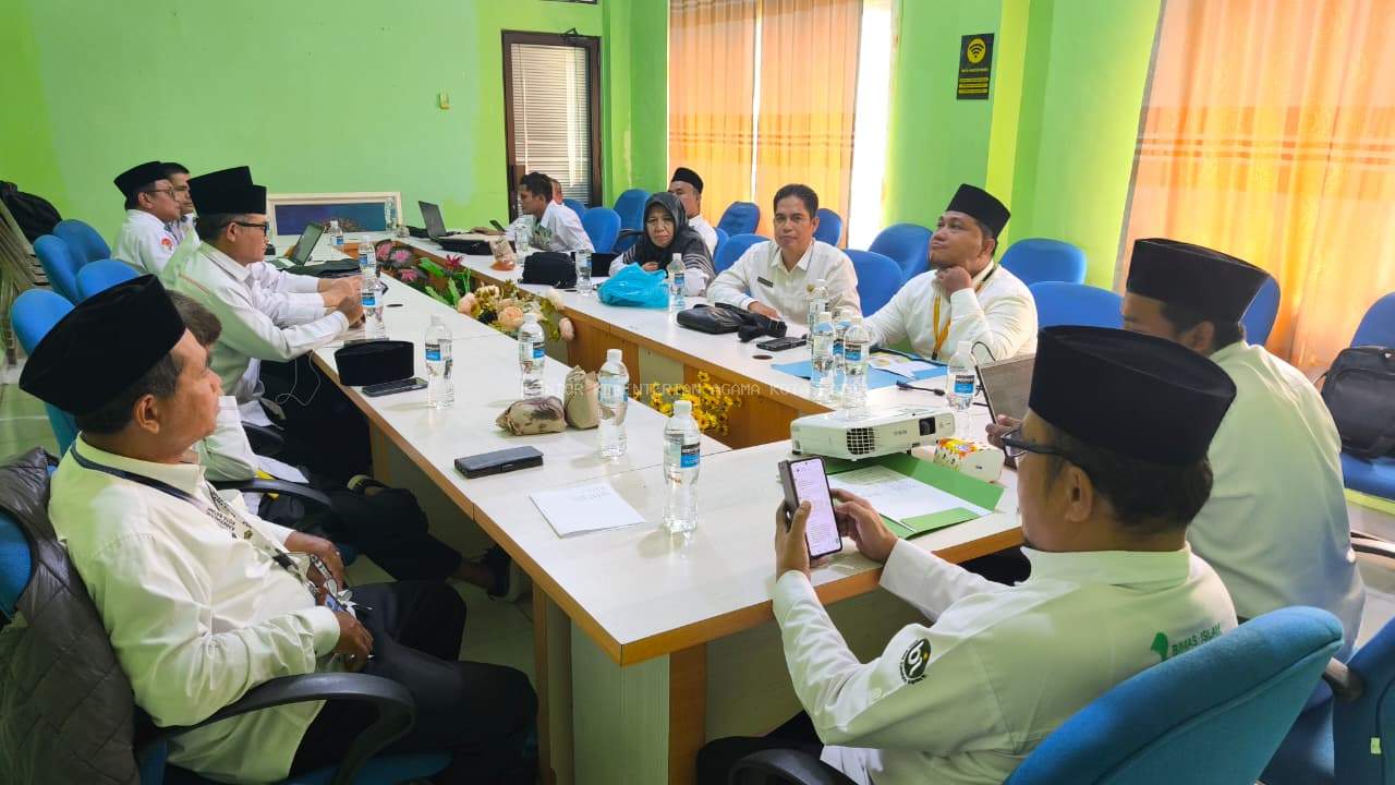 Plh. Kakankemenag Batam Buka Rapat Koordinasi Pokjaluh, Tekankan Kedisiplinan Pelaporan Digital