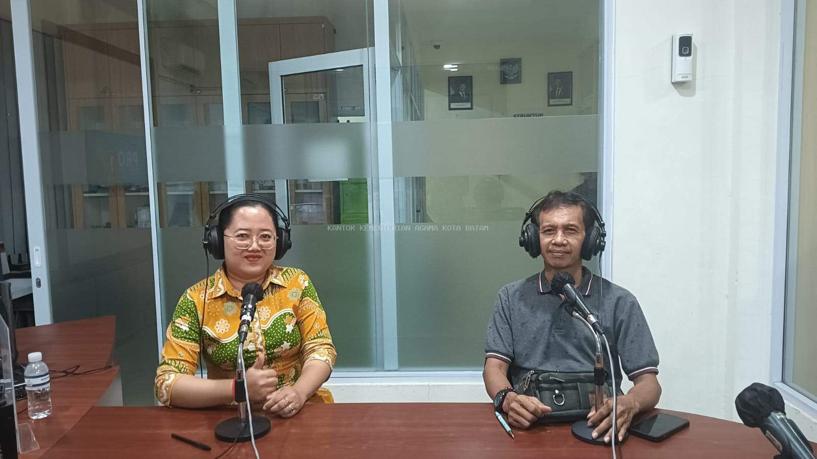 Penyuluh Agama Hindu Kemenag Batam Kupas Pilar Keharmonisan Rumah Tangga di RRI Pro 1