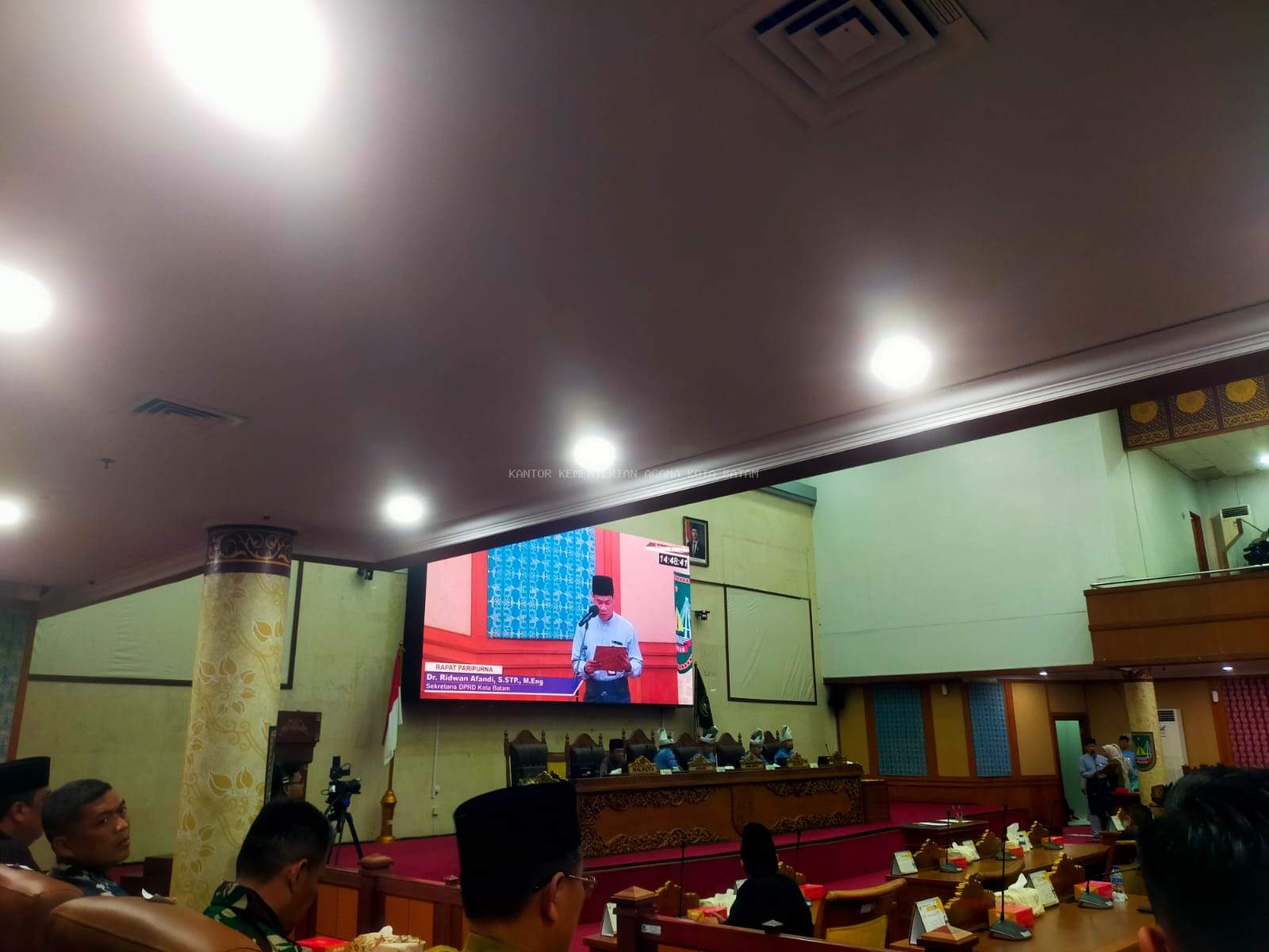 Sinergi Kemenag dan DPRD Batam: Bima Sakti Hadiri Paripurna Terkait Ranperda Persampahan dan Lembaga Adat