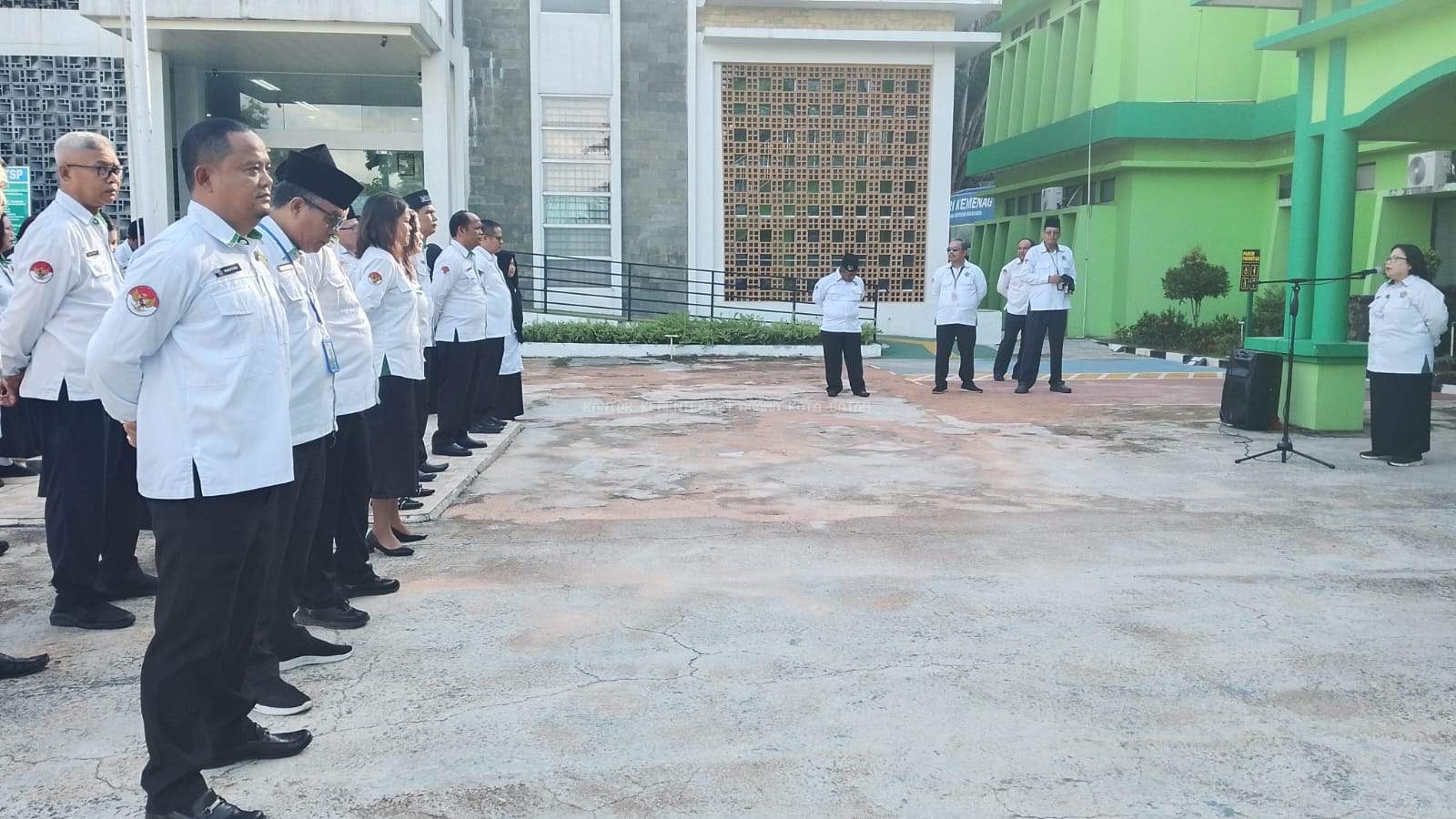 Pimpin Apel Pagi, Kasi Urakris Kemenag Batam Ajak Pegawai Refleksi Diri dan Syukuri Pekerjaan