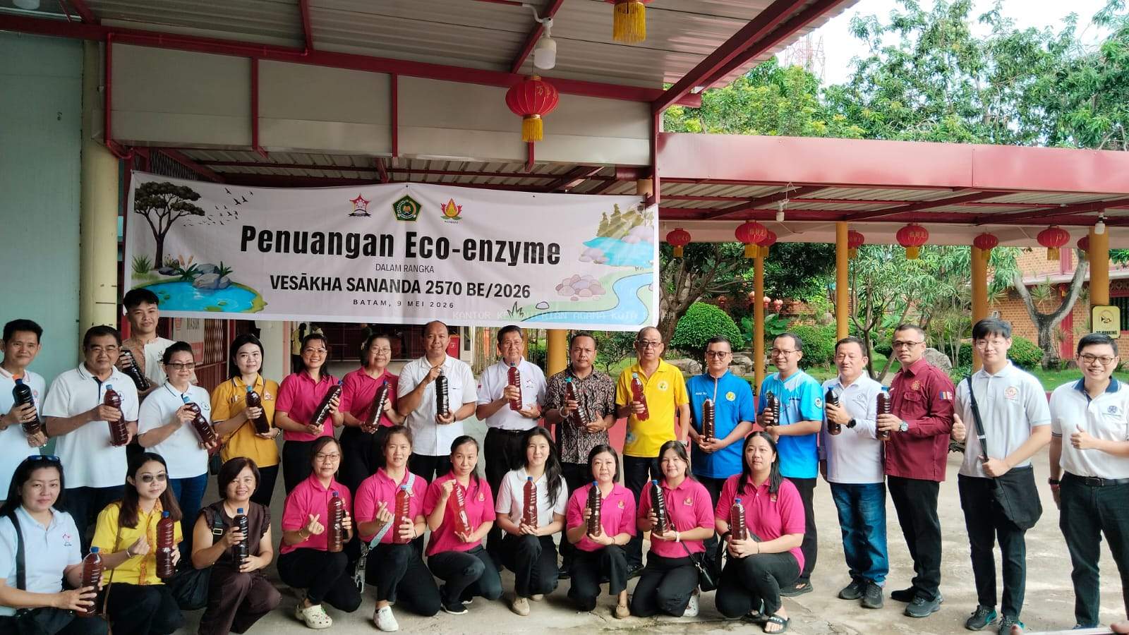 Sambut Perayaan Vesākha Sānanda 2570 Buddhist Era tahun 2026, Umat Buddha di Kota Batam Laksanakan Kegiatan Penuangan Eco Enzyme