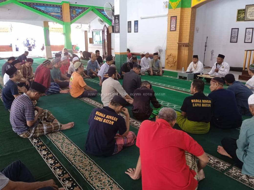Penyuluh Agama Islam Kemenag Kota Batam Berikan Bimbingan ke Warga Binaan Lapas Kelas IIA Batam
