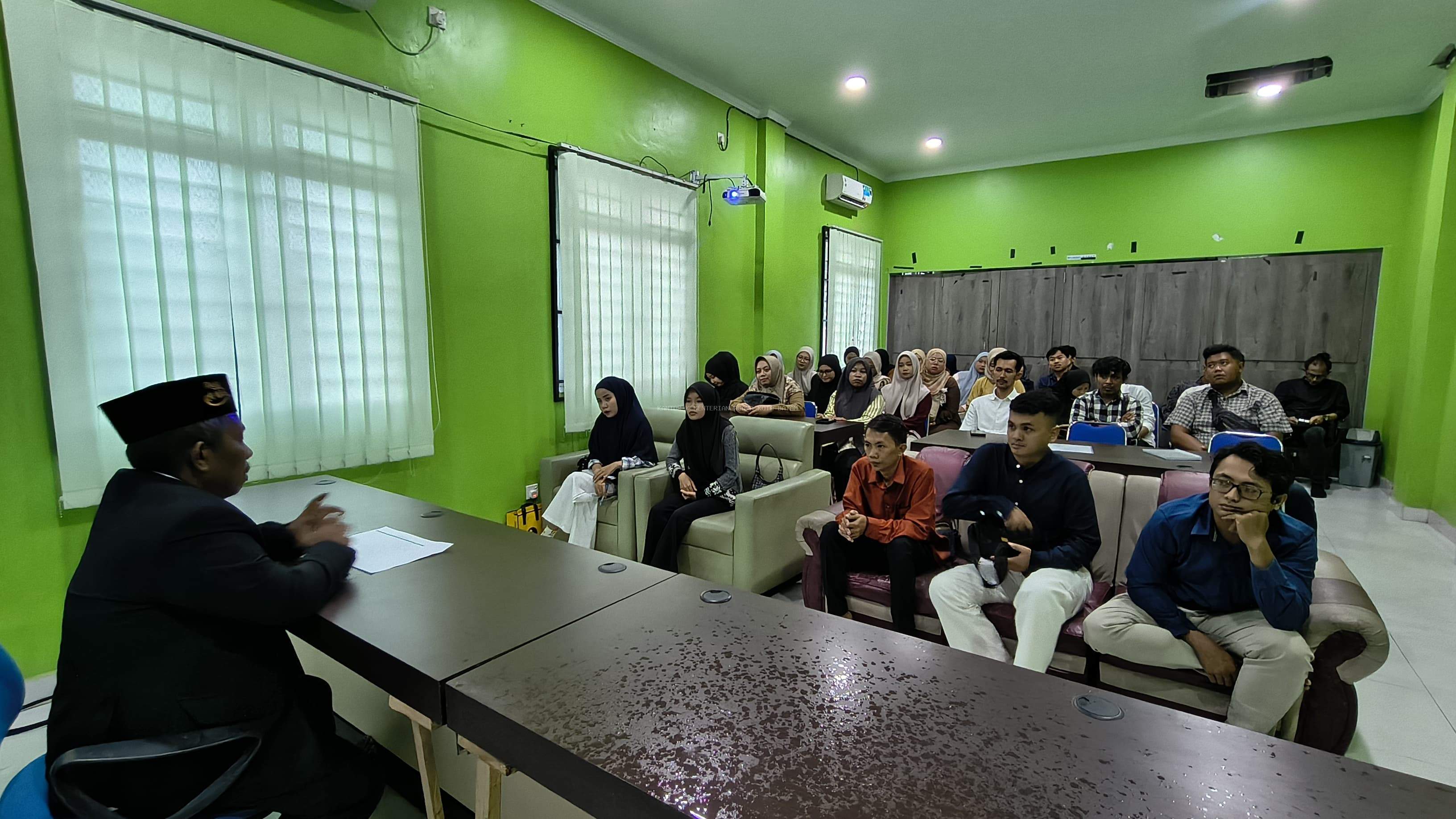 KUA Sekupang Bekali 16 Pasang Calon Pengantin Ilmu Ketahanan Keluarga dan Kesehatan Reproduksi