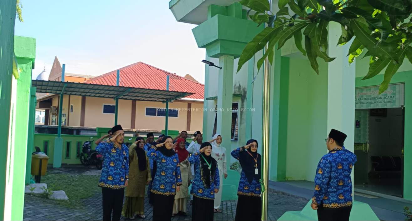 KUA Belakang Padang Gelar Upacara Harkitnas, Catin dan Keluarga Turut Hadir dengan Khidmat