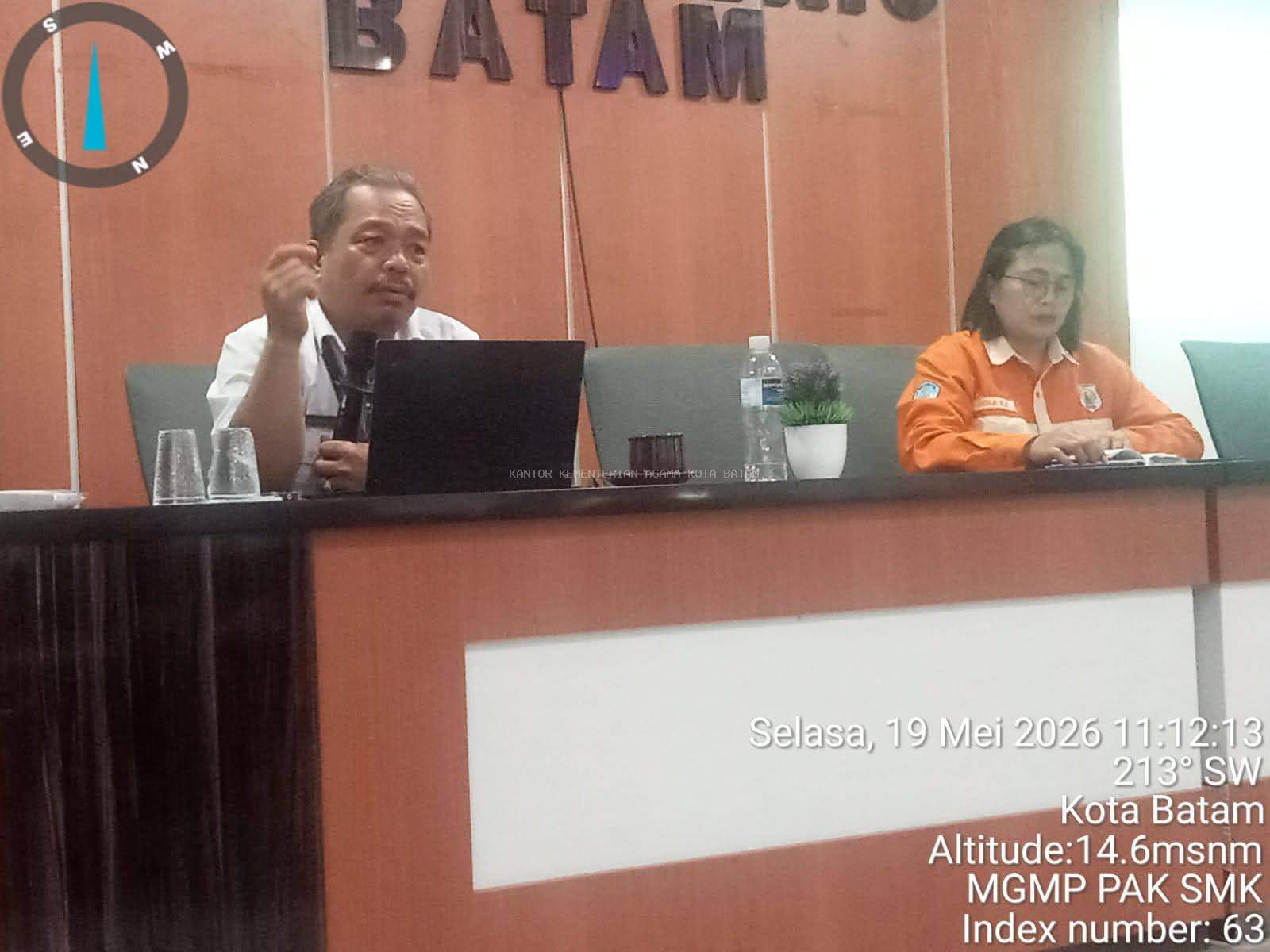 Tingkatkan Profesionalisme Guru, Pengawas PAK Kemenag Batam Isi Materi di MGMP SMKN 5