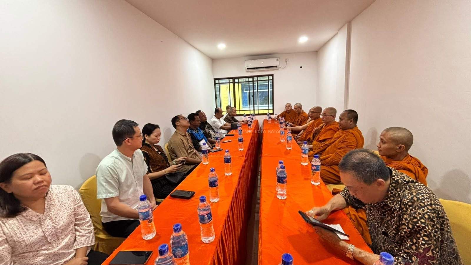 Pererat Kebersamaan, Penyelenggara Bimas Buddha Kota Batam Hadiri Silaturahmi Bersama Keluarga Buddhayana Indonesia