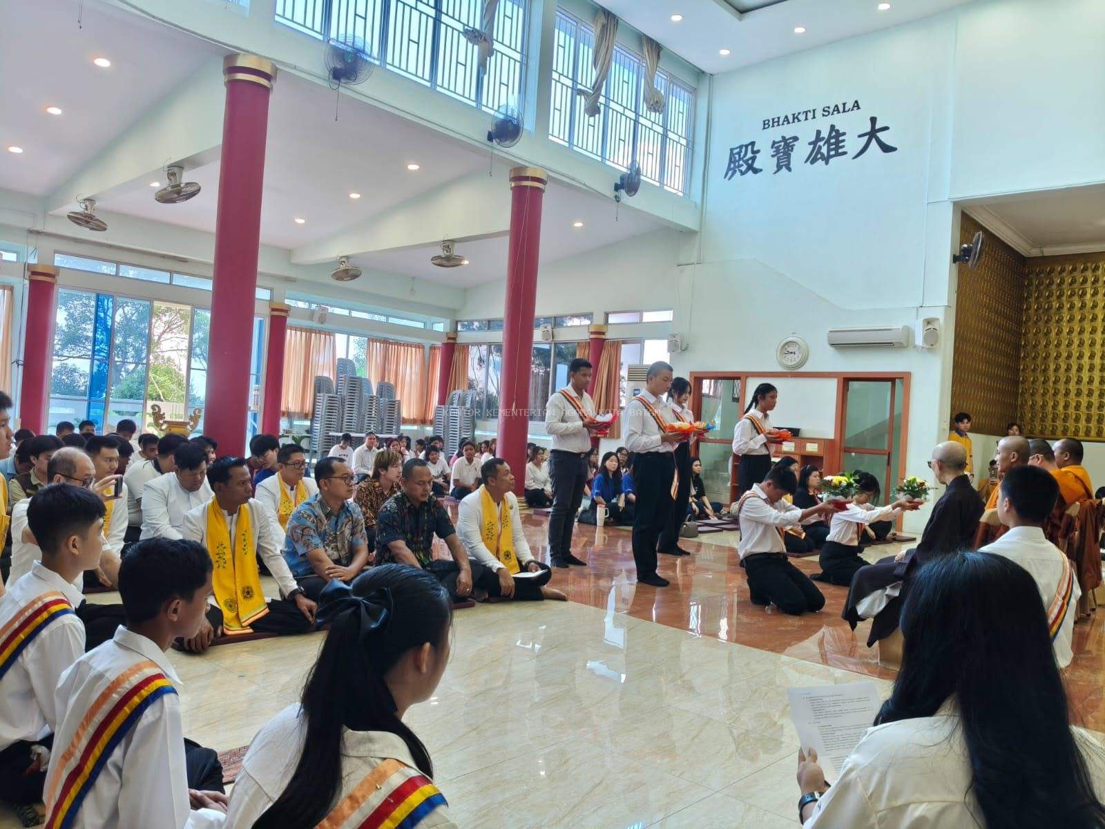 Umat Buddha Rayakan Waisak 2570 BE/2026, Penyelenggara Bimas Buddha Kota Batam Hadiri Perayaan di Vihara Maitri Sagara