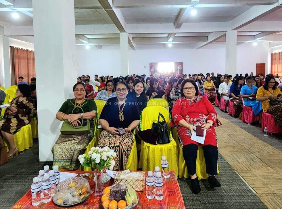 Kantor Kementerian Agama Kota Batam Hadiri Ibadah Peneguhan Pendeta dan Pengucapan Syukur Gereja Toraja Jemaat Batam Cabang Kebaktian Kasih Tulus