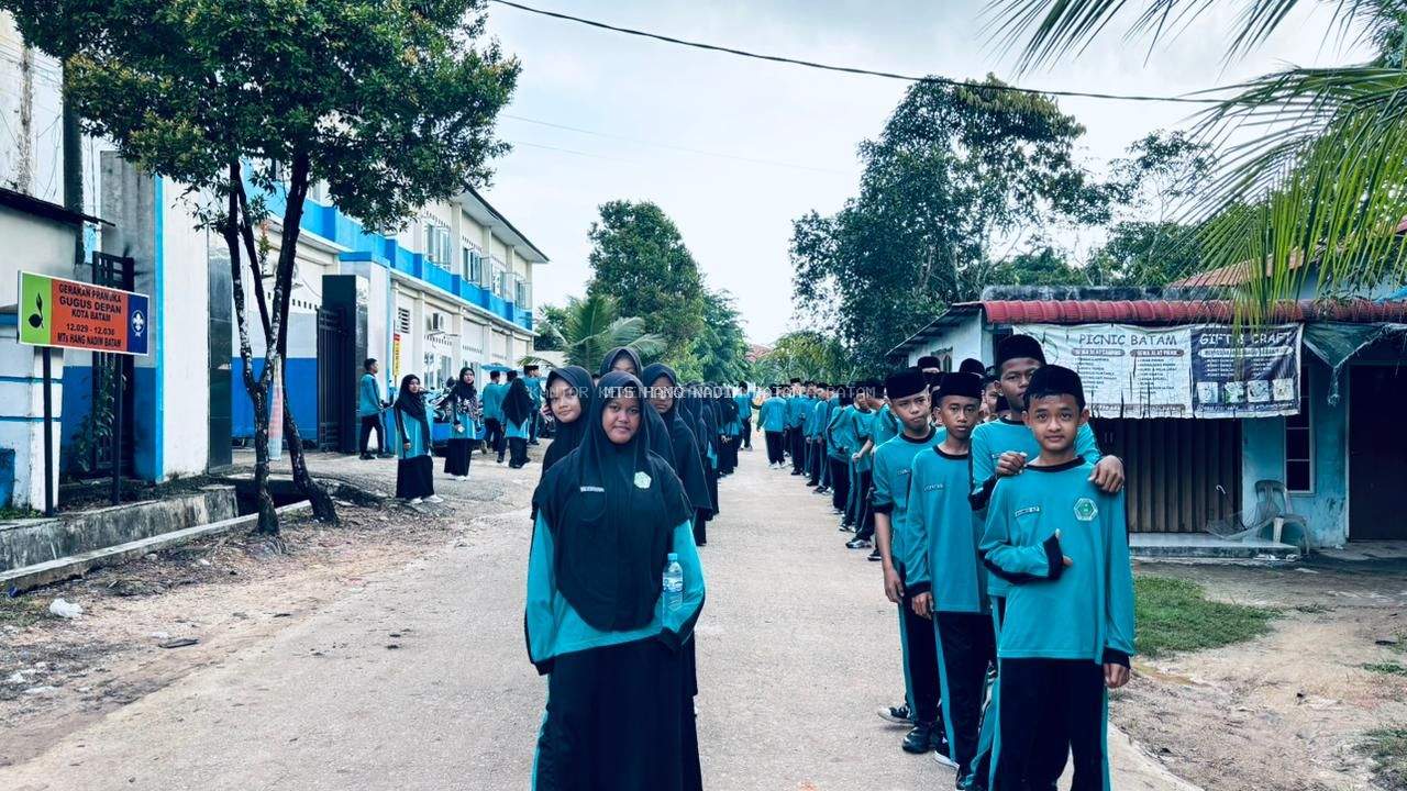 Sehat dan Ceria, Jalan Santai MTs Hang Nadim Satukan Kebersamaan Sebelum Pembagian Hadiah