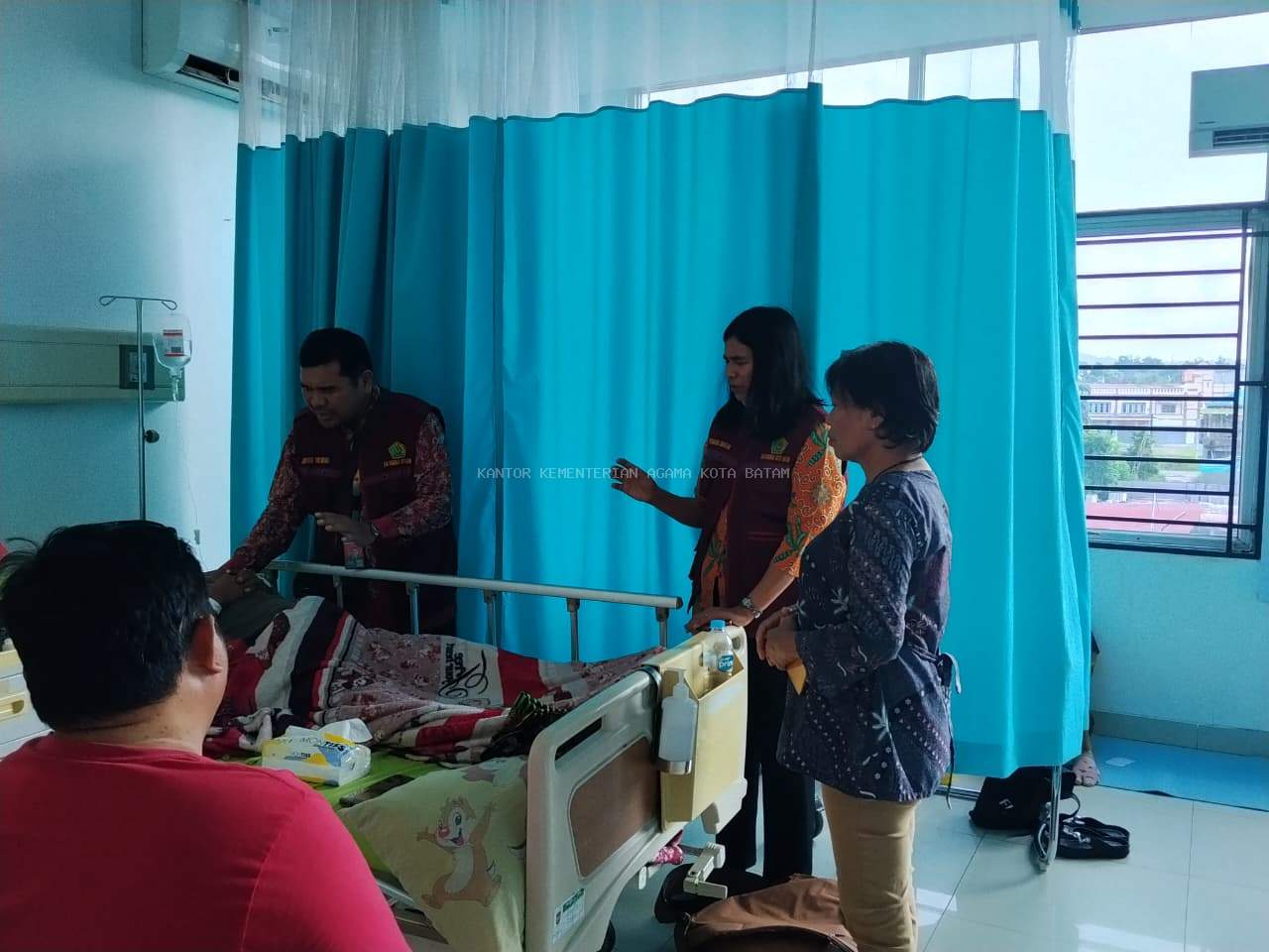 Hadirkan Ketenangan Batin: Penyuluh Agama Kristen Kemenag Batam Berikan Dukungan Spiritual bagi Pasien di RSUD Embung Fatimah