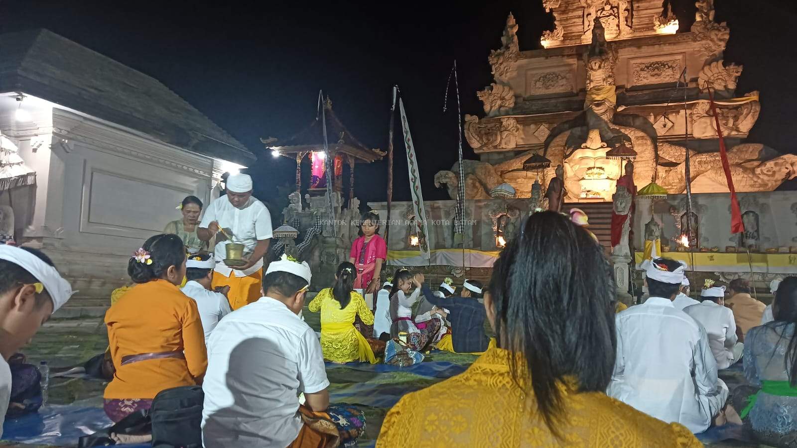 Hadiri Hari Suci Kuningan di Pura Agung Amerta Bhuana, Penyelenggara Hindu Kemenag Batam Ajak Umat Jaga Harmonisasi