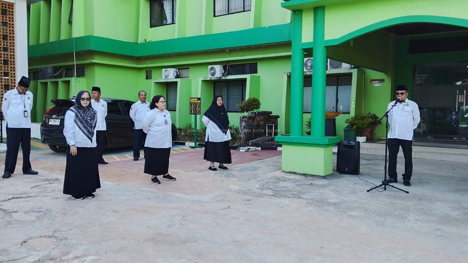 Pimpin Apel Pagi, Kasubbag TU Kemenag Batam Ingatkan Keamanan Barang Berharga dan Pengisian SKP TW II