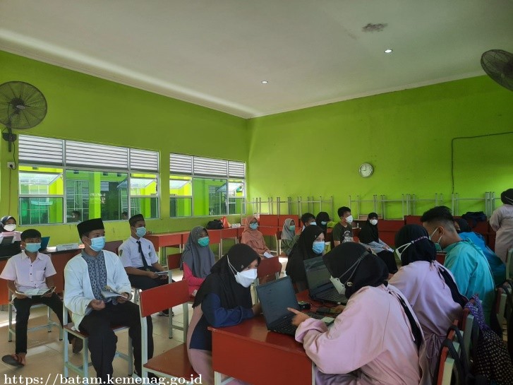 Vaksinasi Covid 19 di MTs N 1 Batam