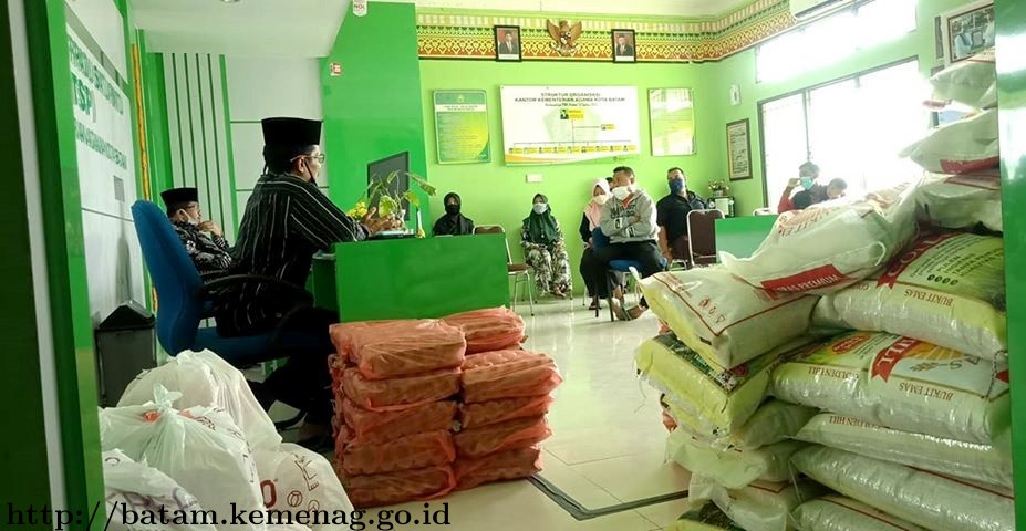 1.000 PAKET SEMBAKO AKAN DIBAGIKAN KEMENAG KOTA BATAM KE WARGA TERDAMPAK COVID-19