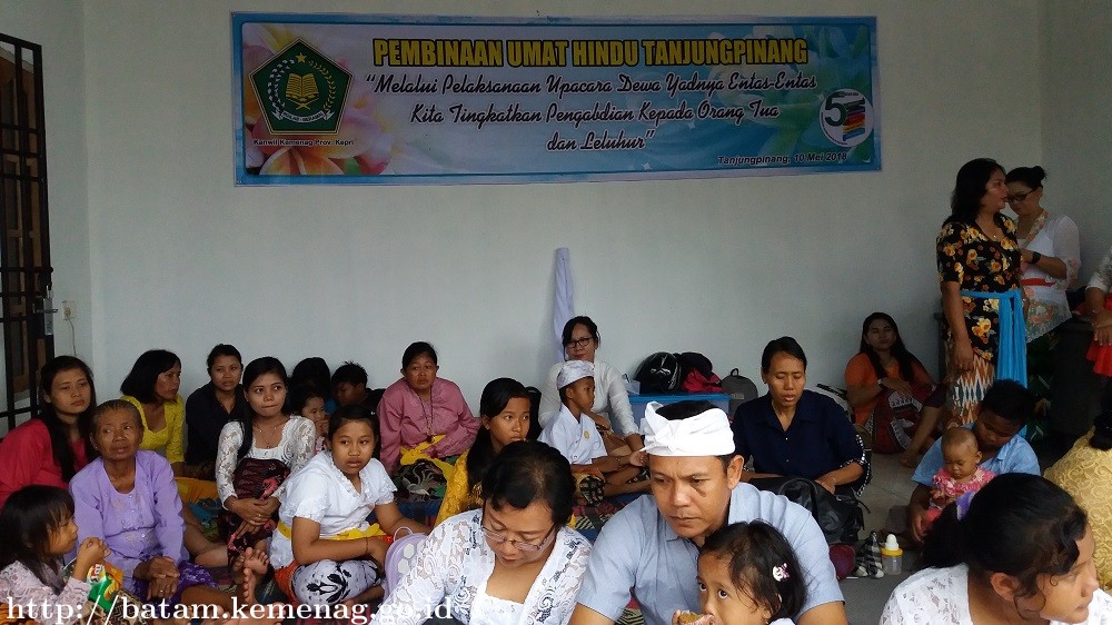 Pembinaan Umat Hindu Melalui Upacara Keagamaan Entas-Entas