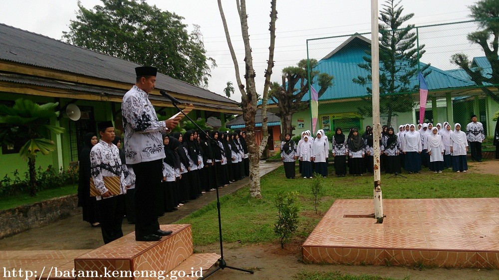 Erizal Jadi Inspektur Upacara Bendera HUT PGRI ke 72