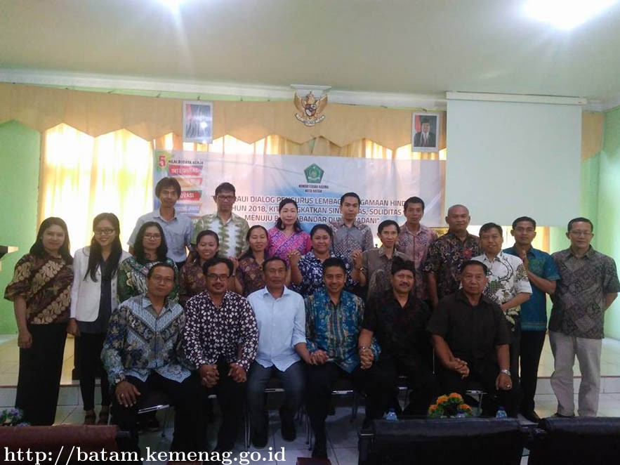 Kakankemenag Batam Buka Dialog Pengurus Lembaga keagamaan Hindu Tahun 2018