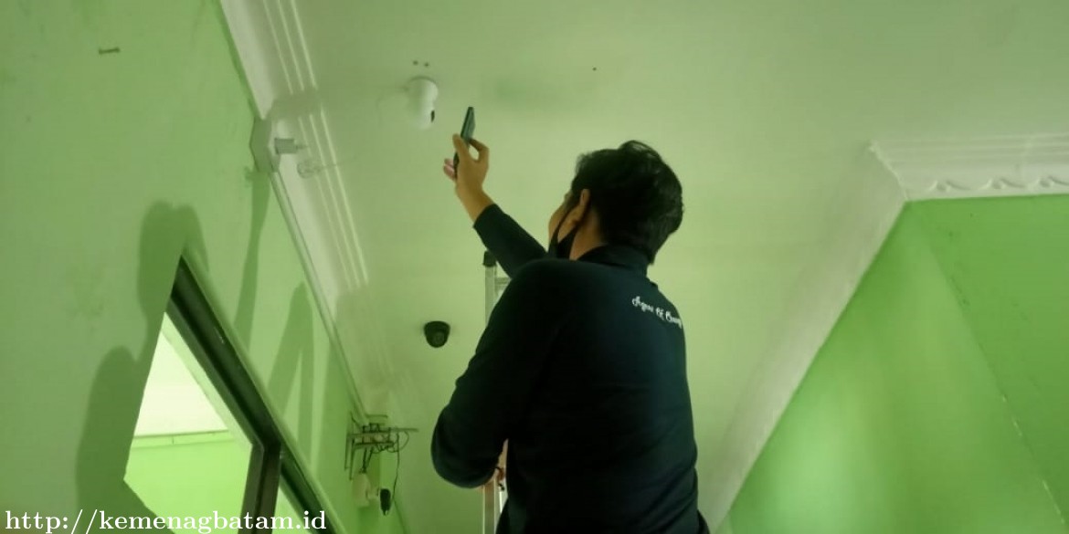 Kemenag Kota Batam Tingkatkan Pengamanan dengan Pemasangan Smart IP Camera