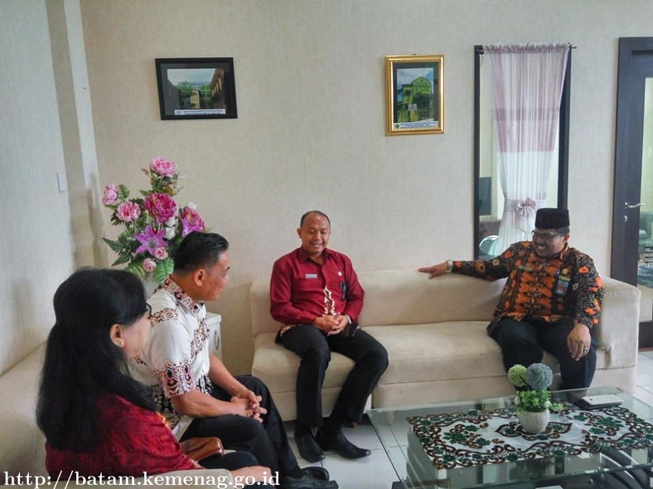 Panitia Dharmasanti Waisak Umat Buddha Kota Batam audiensi ke Kemenag Batam