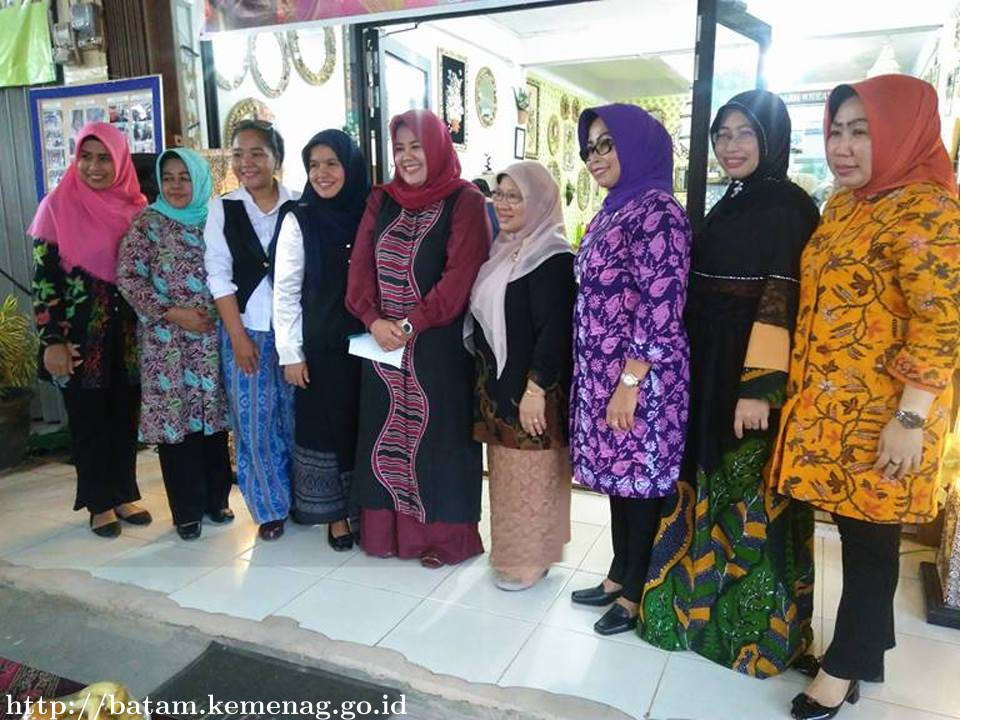 Ketua DWP Kemenag Batam Hadiri Peresmian Galeri Rumah Kreatif Batam