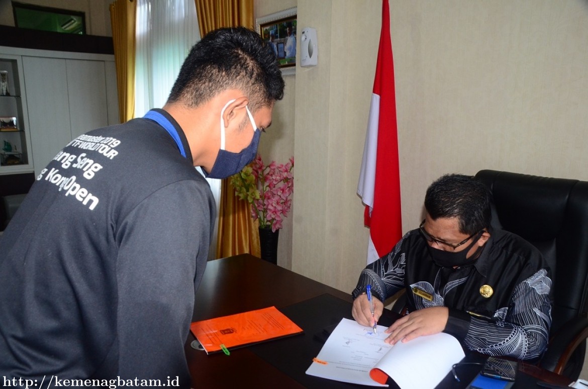 Norhadi: Selama Praktik Kerja di Kemenag Kota Batam saya dapat Banyak Ilmu