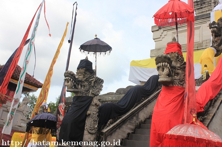Umat Hindu Gelar Upacara Pujawali VIII Pura Agung Amerta Bhuana
