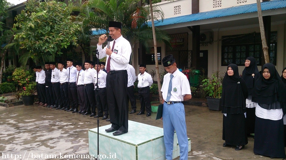 Jadi Inspektur Upacara, Ini Pesan Kakankemeng Batam