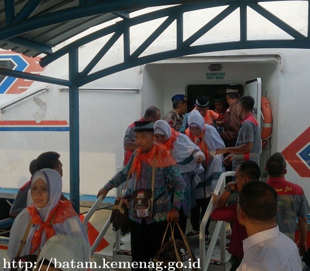 Kloter 10 BTH Masuk Batam Melalui Pelabuhan Domestik Sekupang