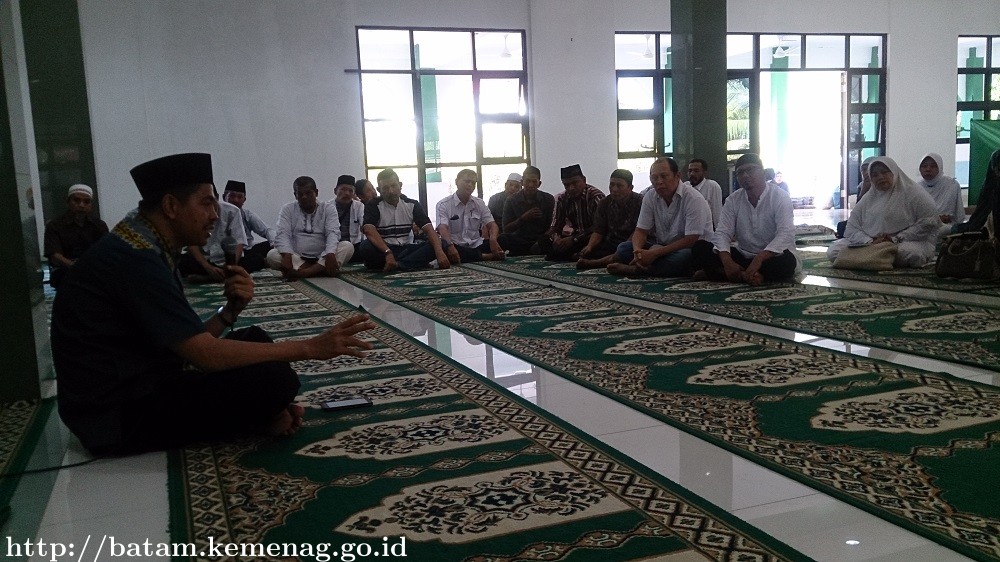 Erizal Buka Bimbingan Manasik KBIH Al Anshor