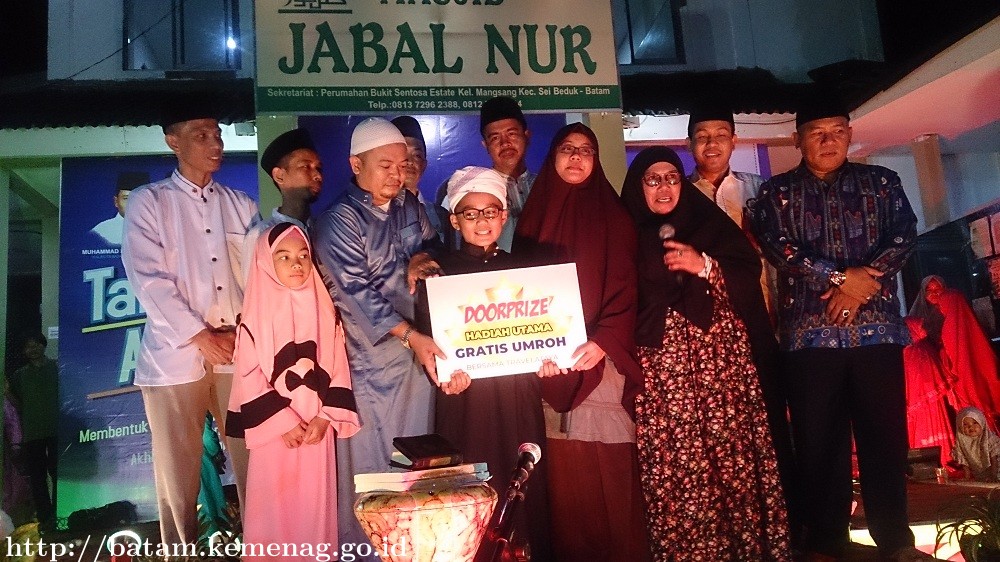 Peringatan Maulid Nabi Disertai Doorprize Umroh Gratis