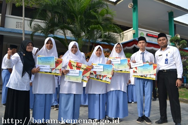MAN Batam Raih Juara PBB dan Olimpiade Planet SMANSA
