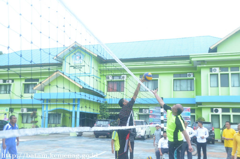 Meriahkan HAB, Kemenag Batam Gelar Pertandingan Volly Ball