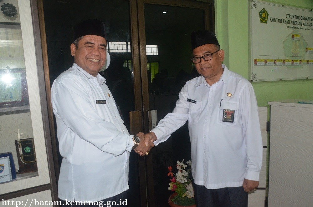Zulkifli Serahkan Estapet Kepemimpinan Kemenag Batam