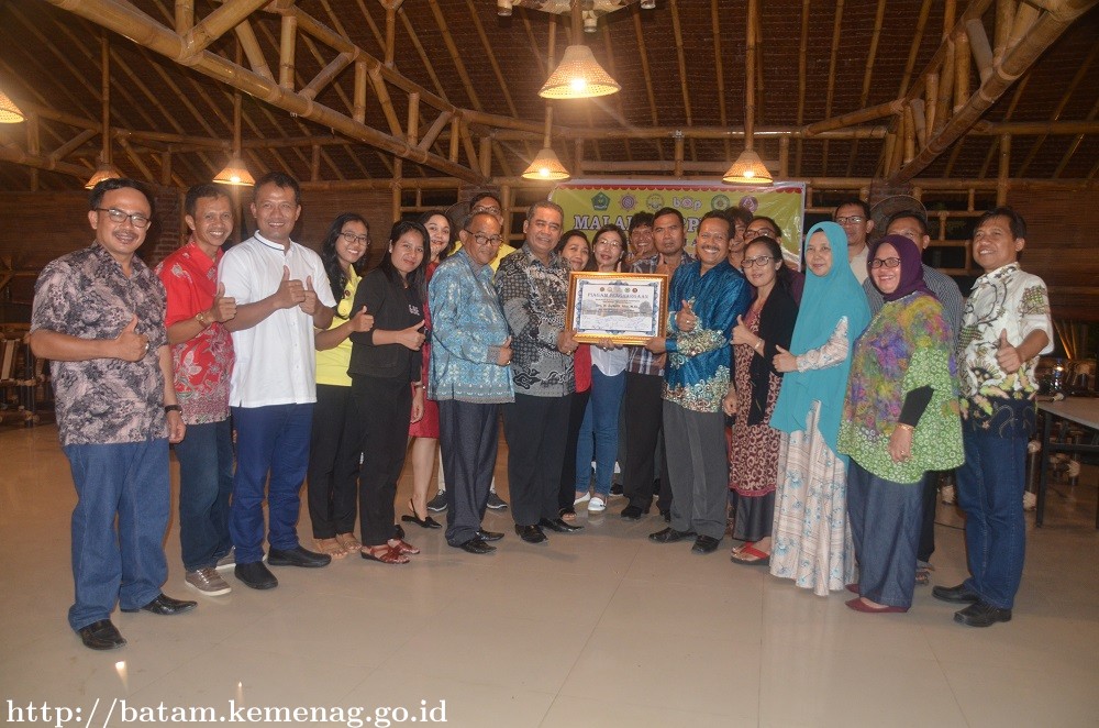 Umat Hindu Kota Batam Gelar Malam Keakaraban