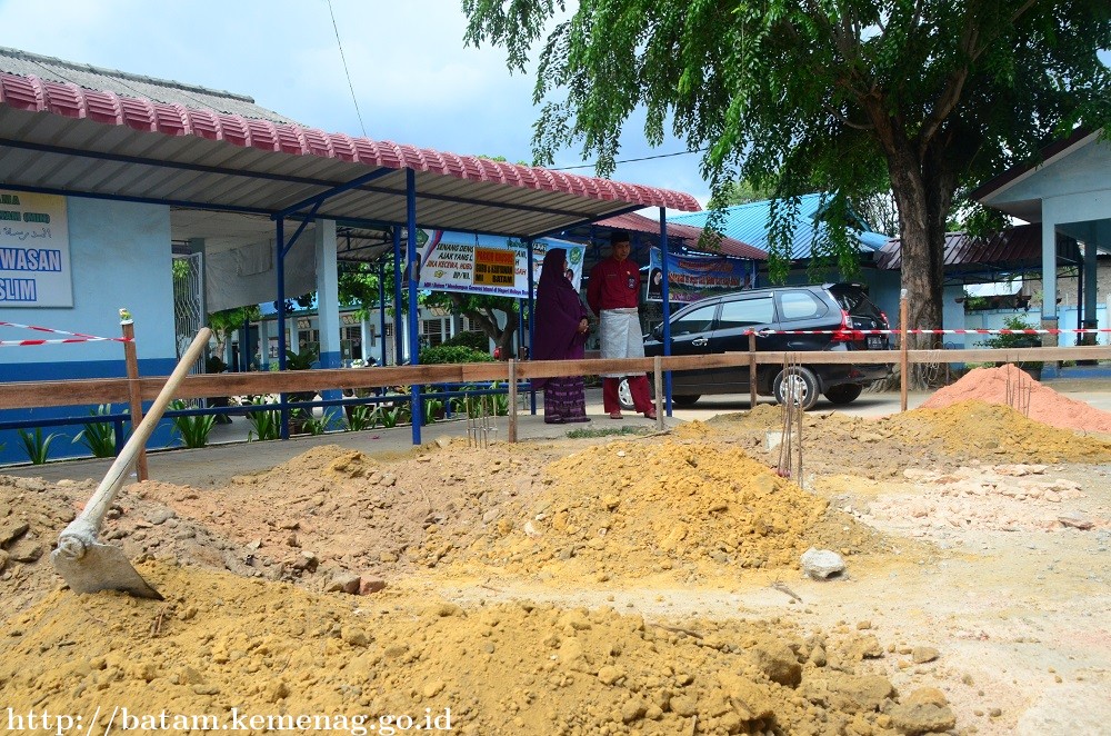 Kemenag Batam Tinjau Pembangunan RKB