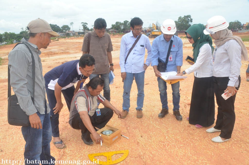 Kemenag Batam Ukur Arah Kiblat Mesjid Agung Pemko Batam