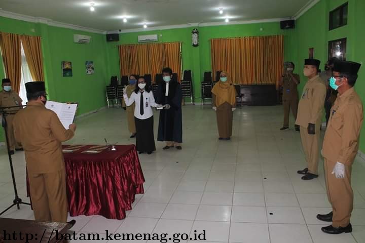 Kemenag Batam Gelar Pelantikan dan Pengambilan Sumpah Jabatan Pengawas Pendidikan Agama Kristen