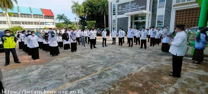 Kembali Kemenag Batam Gelar Apel Pagi dan Absensi Kehadiran Dengan Finger Print