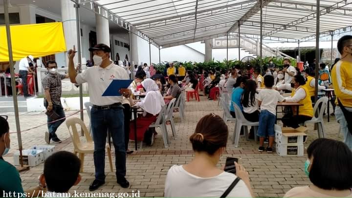 Bimas Buddha Kemenag Batam Bersama PERMABUDHI Dan Dinas Kesehatan Gelar Vaksinasi Untuk Anak Anak