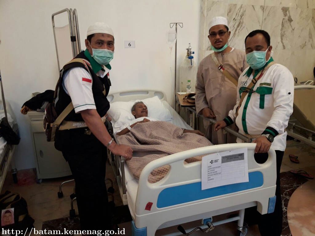 Dua Jamaah Kloter 19 BTH Di Safari Wukuf