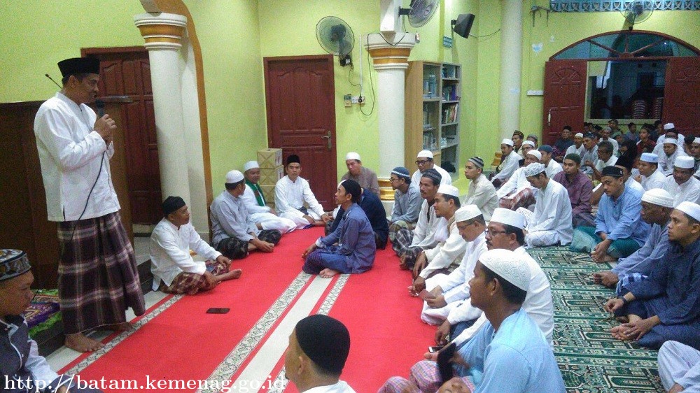 Kemenag Batam Ramaikan Subuh di Mesjid Baiturrahman Batu Aji