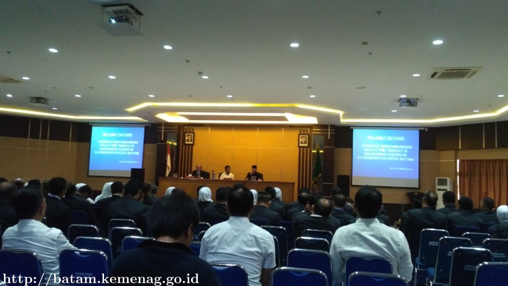 Pusdiklat Tenaga Administrasi Kemenag RI Gelar Benchmarking di Batam