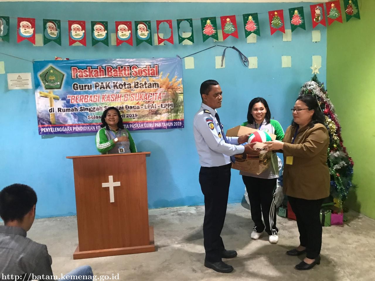 Penyelenggara Pendidikan Kristen Kemenag Batam Dan Guru PAK Gelar Paskah Bakti Sosial
