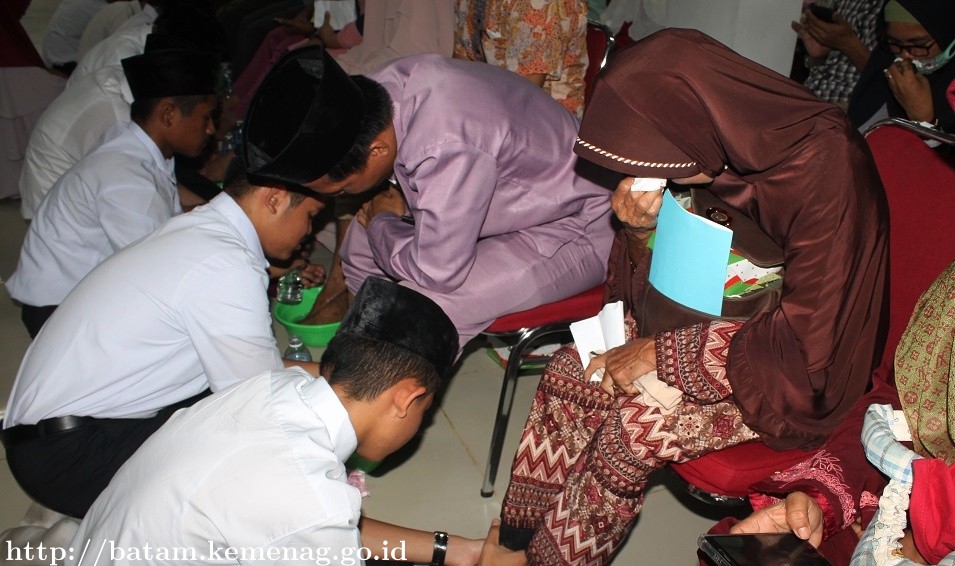 Suasana Haru Selimuti Penutupan Masa Uzlah Man IC Batam