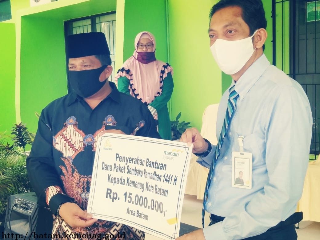 LAZNAS Syariah Mandiri Area Batam Serahkan Paket Sembako Senilai Lima Belas Juta Rupiah